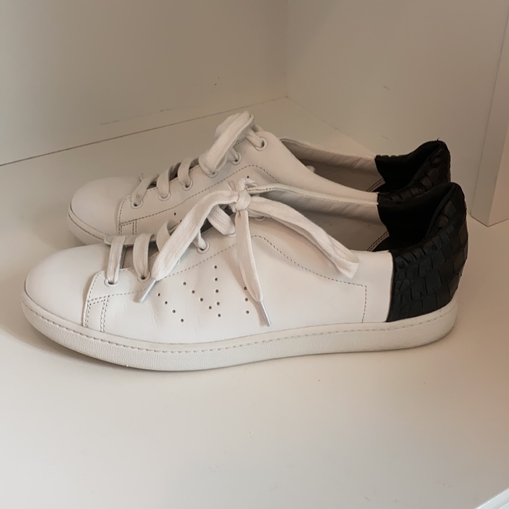 Vince Sneakers